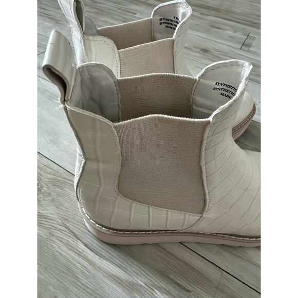 Dolce Vita Boots Women's 8 Ivory Croc Tazmin Ankle Pull On Almond Toe Winter - Picture 3 of 8